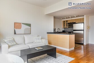 88 Leonard St in New York, NY - Building Photo - Building Photo