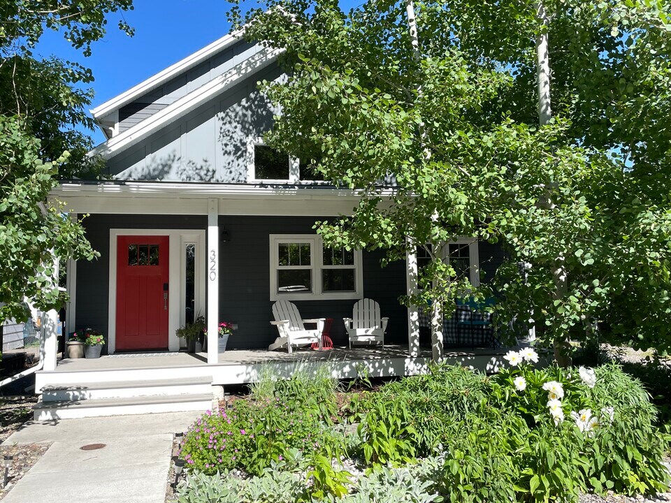 320 N Bozeman Ave, Unit A in Bozeman, MT - Building Photo