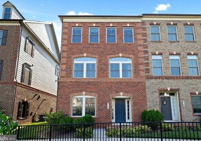 9170 Kenway Ln in Frederick, MD - Building Photo