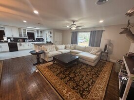 321 Village Dr in Auburn, AL - Building Photo