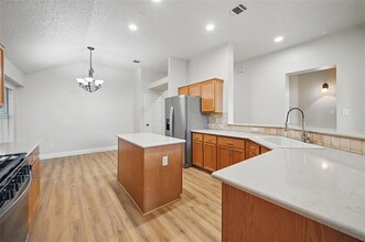 6720 Day Dr in Fort Worth, TX - Building Photo - Building Photo
