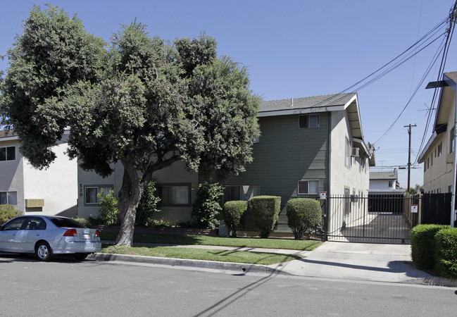 La Cadena Apartments in La Habra, CA - Building Photo - Building Photo