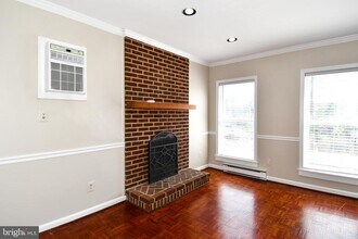 2 E Federal St in Middleburg, VA - Building Photo - Building Photo