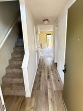 13057 Lincoln Way, Unit A in Auburn, CA - Foto de edificio - Building Photo