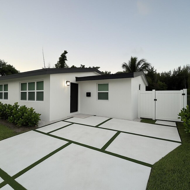 property at 118 SW 7th St