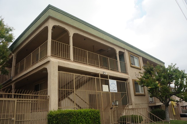240 W Santa Cruz St, Unit 104