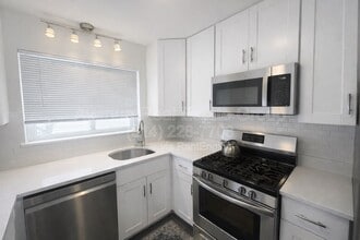 7116 Clayton Rd in Clayton, MO - Building Photo - Building Photo