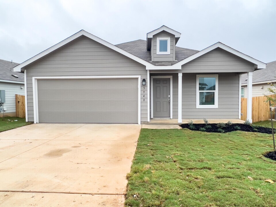 5940 Sunset Song Ln in Bulverde, TX - Building Photo