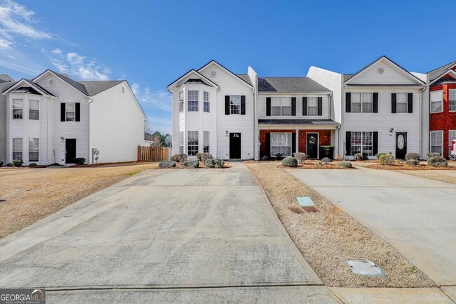 130 Chastain Loop in Newnan, GA - Foto de edificio - Building Photo