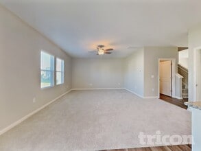 152 Gladstone Loop in Clayton, NC - Foto de edificio - Building Photo