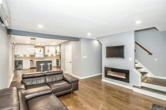 865 Grand Blvd in Westbury, NY - Building Photo - Building Photo