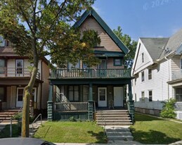 2413 N 24th Pl in Milwaukee, WI - Building Photo