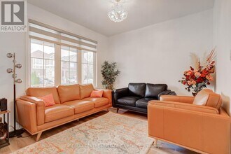 321 Gleave Terrace in Milton, ON - Building Photo - Building Photo