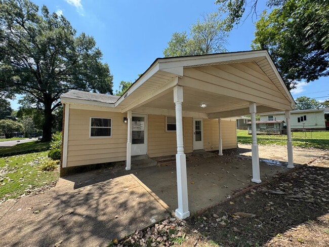 4187 Falcon Dr in Memphis, TN - Building Photo - Building Photo