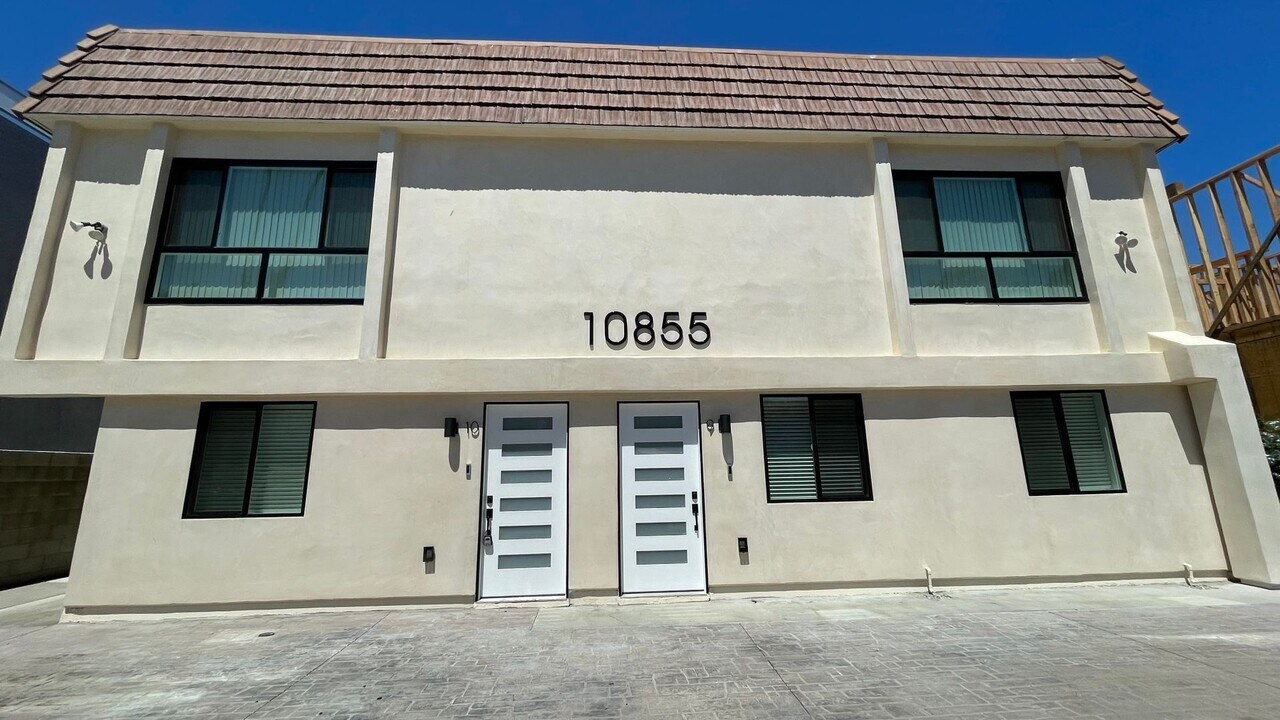 10855 Morrison St in Los Angeles, CA - Foto de edificio