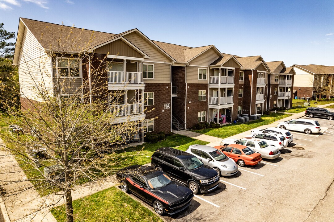 The Grove at Kendal Apartments in White House, TN - Building Photo
