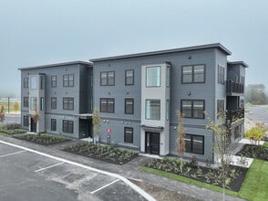Hackamore North Apartments in Scarborough, ME - Building Photo - Building Photo