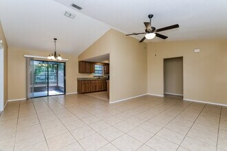 11243 Elgin Blvd in Spring Hill, FL - Building Photo - Building Photo