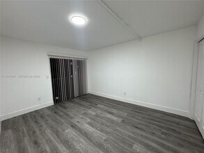 1530 NE 136th St in North Miami, FL - Building Photo - Building Photo