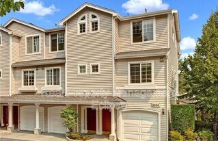2030 132nd Ave SE in Bellevue, WA - Building Photo