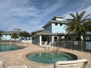 1075 Hancock Creek S Blvd in Cape Coral, FL - Building Photo - Building Photo