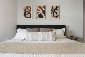 28294 Ferry Rd, Unit ID1366974P in Warrenville, IL - Building Photo - Building Photo