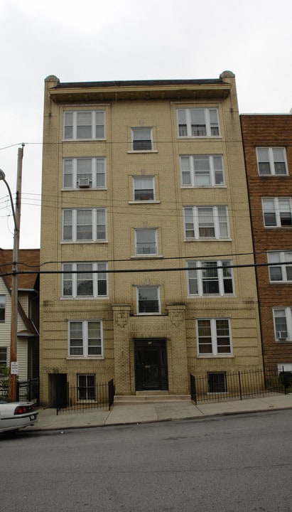 10 Bayley Ave in Yonkers, NY - Foto de edificio