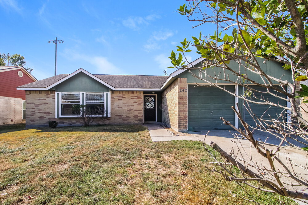 242 Maybrook Dr in Houston, TX - Foto de edificio