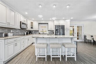 404 Springlake Rd in Lawrenceville, GA - Building Photo - Building Photo