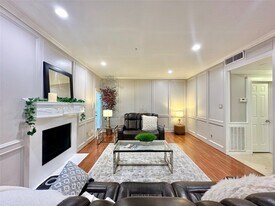 2514 Nantucket Dr in Houston, TX - Building Photo