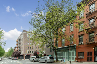 441 Grand St in Brooklyn, NY - Foto de edificio - Building Photo