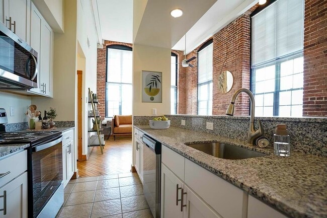 Apartments at The Mill in Allentown, PA - Foto de edificio - Building Photo