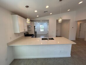 16422 W Saguaro Park Ln in Surprise, AZ - Building Photo - Building Photo