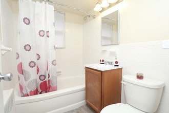 Marlow Heights Apartments in Temple Hills, MD - Building Photo - Interior Photo