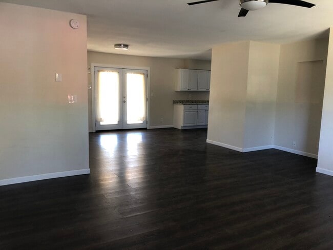 property at 2756 N Kings Hwy S