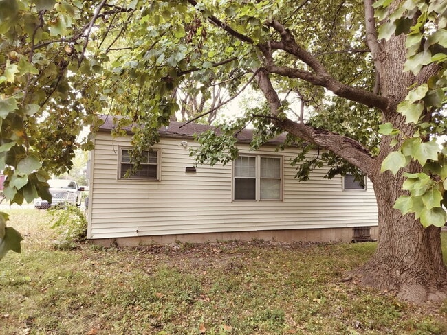 2461 Duchess Dr in St. Louis, MO - Building Photo - Building Photo