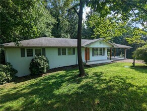 1565 Whipporwill Dr SW in Marietta, GA - Building Photo - Building Photo