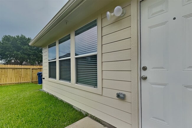 22447 Stamford Brook Ct