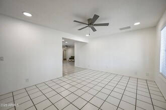 5833 W John Cabot Rd in Glendale, AZ - Building Photo - Building Photo