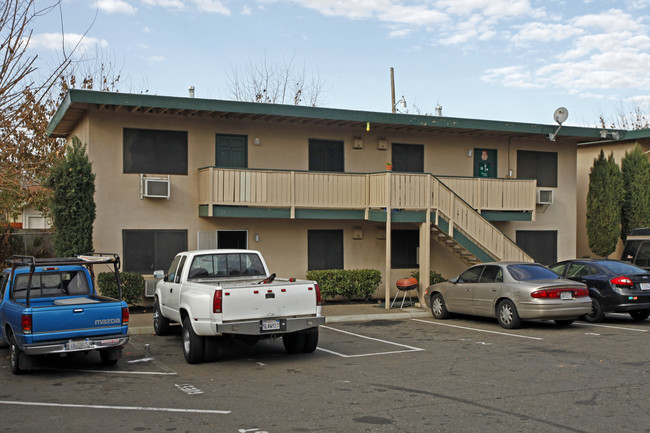 Laramie Lane Apartments in Sacramento, CA - Foto de edificio - Building Photo