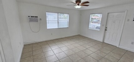 125 NW 4th Ave in Hallandale Beach, FL - Foto de edificio - Building Photo