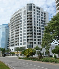 Marina Tower in Sarasota, FL - Building Photo - Building Photo