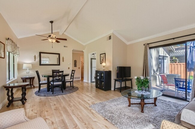5320 Oakleaf Point in San Diego, CA - Building Photo - Building Photo