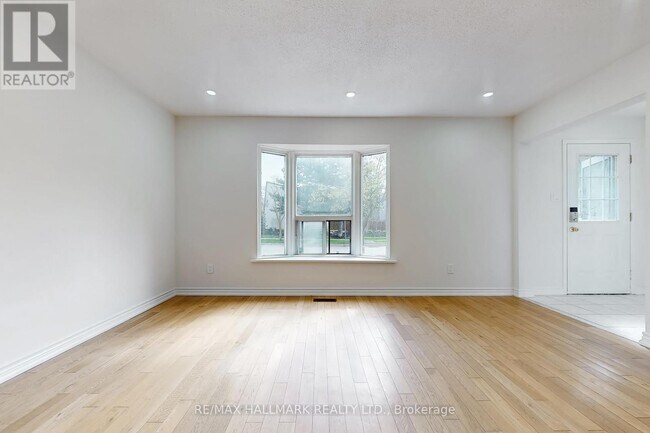 190 Springhead Gardens in Richmond Hill, ON - Building Photo - Building Photo