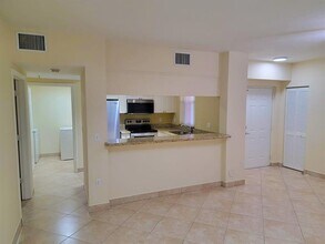 6652 W Sample Rd in Coral Springs, FL - Building Photo - Building Photo