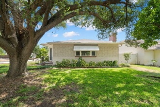 860 37th Ave N in St. Petersburg, FL - Building Photo - Building Photo