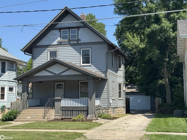 property at 706 7th Ave N