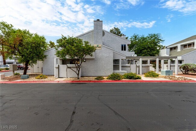 5644 Vineyard Ln in Las Vegas, NV - Building Photo - Building Photo
