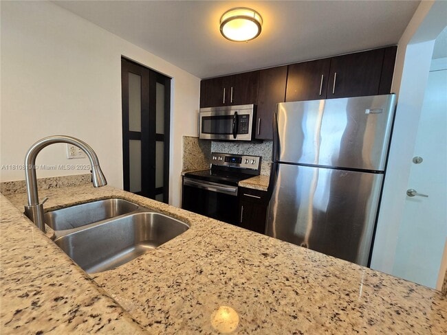 property at 800 N Miami Ave