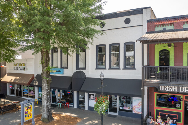 Adamson Square Lofts in Carrollton, GA - Foto de edificio - Building Photo